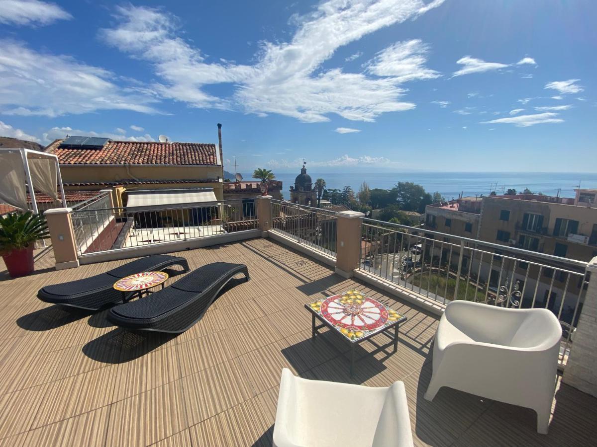 I Due Grifoni Apartments Taormina Exterior foto