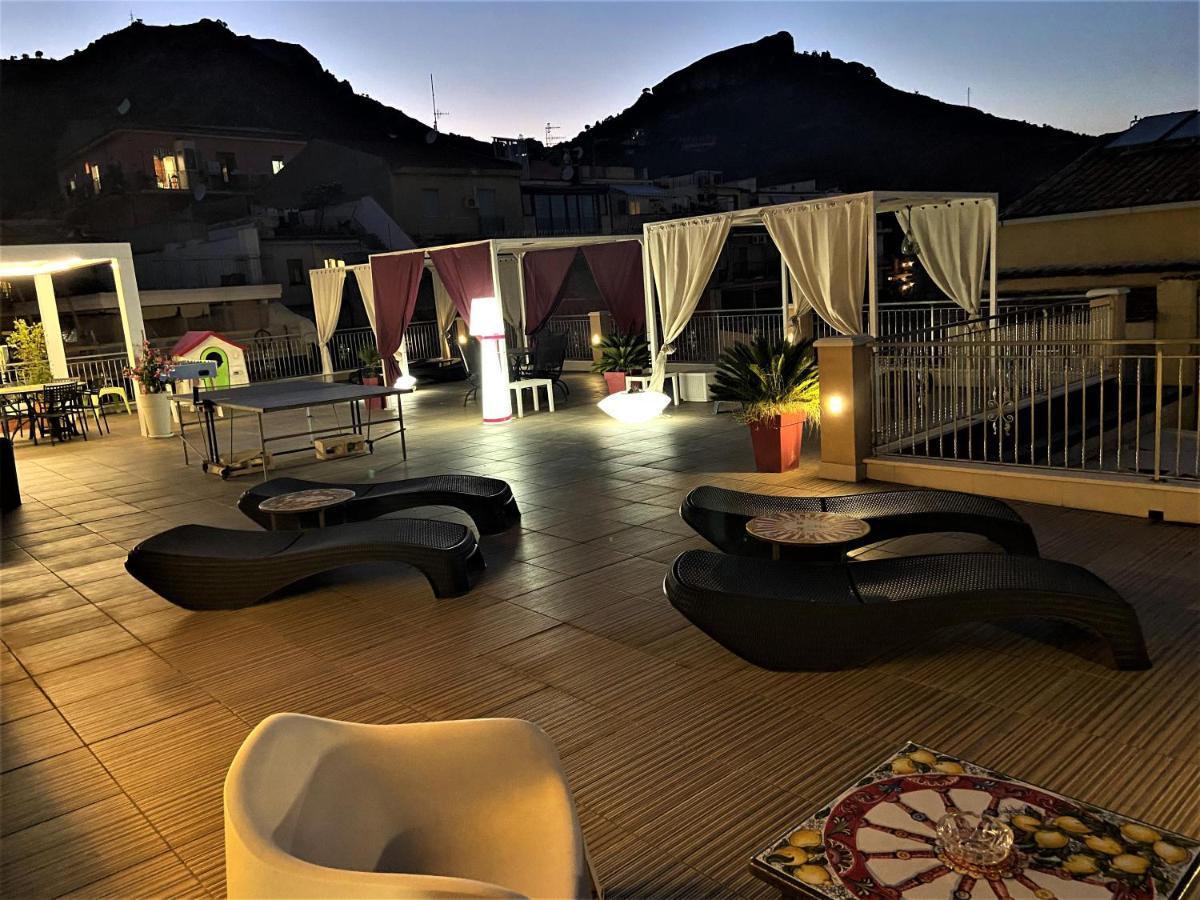 I Due Grifoni Apartments Taormina Exterior foto