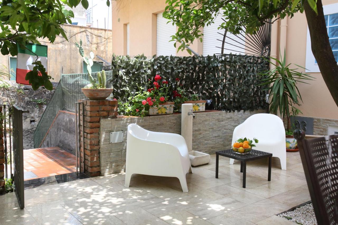I Due Grifoni Apartments Taormina Exterior foto